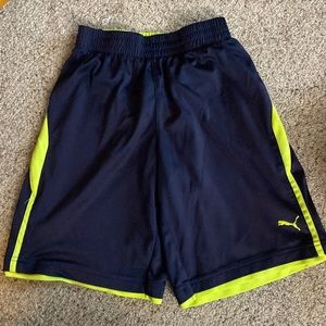 Puma shorts (youth M/L)